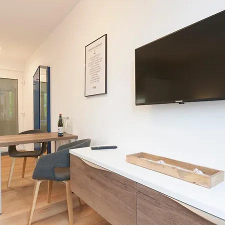 Inselquartett - Appartements Inkl Waeschepaket - Naehe Aok-Klinik Wiek auf Ruegen Exterior photo